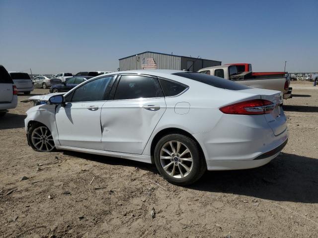 3FA6P0H79HR105211 - 2017 FORD FUSION SE WHITE photo 2