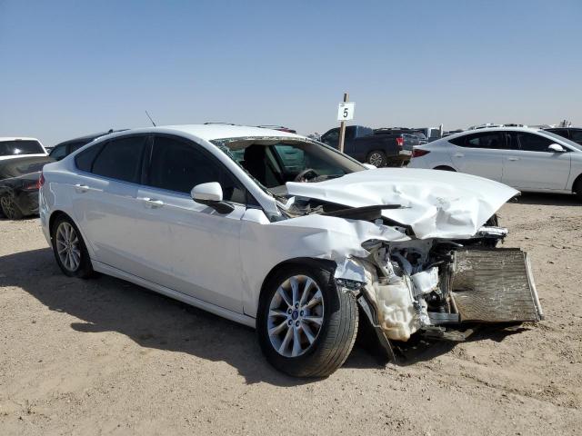 3FA6P0H79HR105211 - 2017 FORD FUSION SE WHITE photo 4