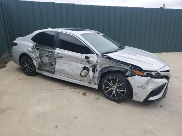 4T1T11AK5RU243384 - 2024 TOYOTA CAMRY SE NIGHT SHADE WHITE photo 4