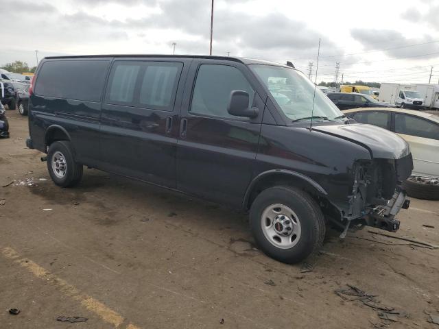 1GTZ7HF70N1189224 - 2022 GMC SAVANA G3500 BLACK photo 4