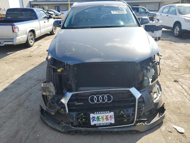 WA1ECCFSXJR005186 - 2018 AUDI Q3 PREMIUM GRAY photo 5