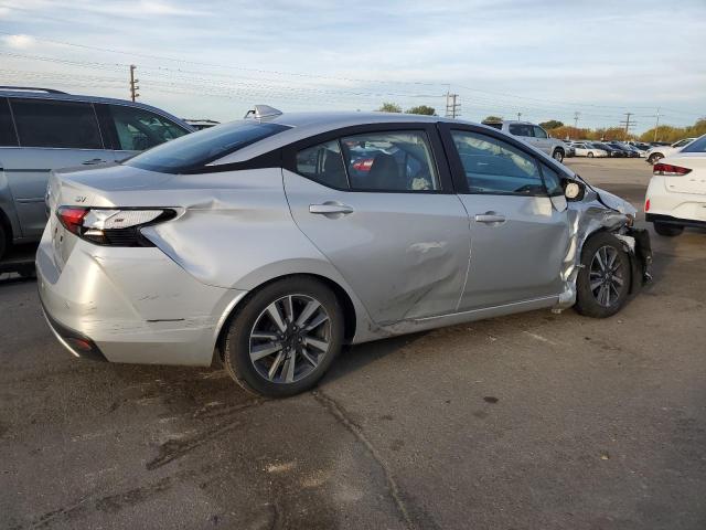 3N1CN8EV3ML886070 - 2021 NISSAN VERSA SV SILVER photo 3