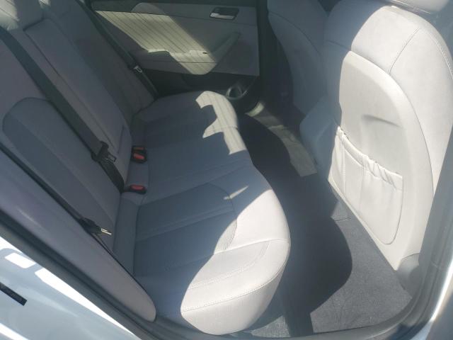 5NPE24AF5JH616078 - 2018 HYUNDAI SONATA SE WHITE photo 10