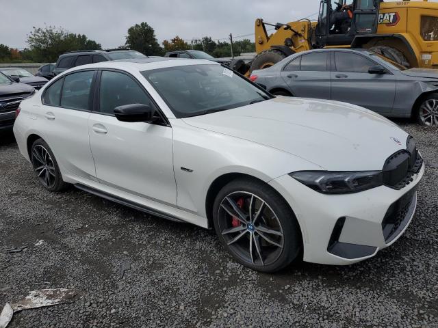 3MW39FS02P8D08576 - 2023 BMW 330XE WHITE photo 4