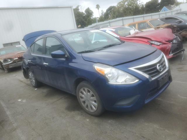 3N1CN7APXJL845657 - 2018 NISSAN VERSA S BLUE photo 4