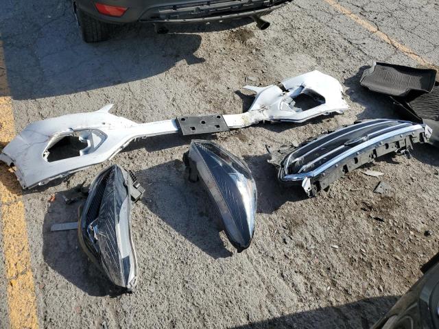 1FMCU0GD8KUA20353 - 2019 FORD ESCAPE SE WHITE photo 13