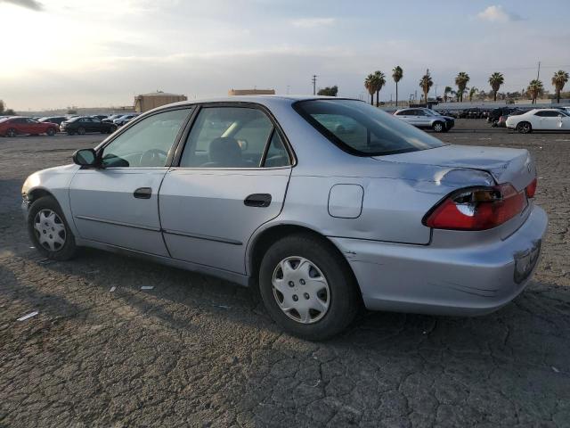 1HGCF8642WA254124 - 1998 HONDA ACCORD DX SILVER photo 2