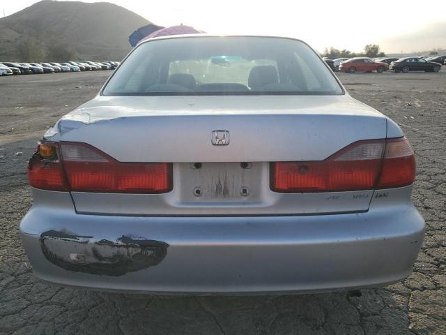 1HGCF8642WA254124 - 1998 HONDA ACCORD DX SILVER photo 6