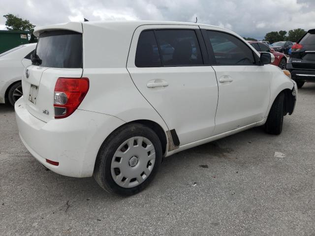 JTKKUPB49D1033951 - 2013 TOYOTA SCION XD WHITE photo 3