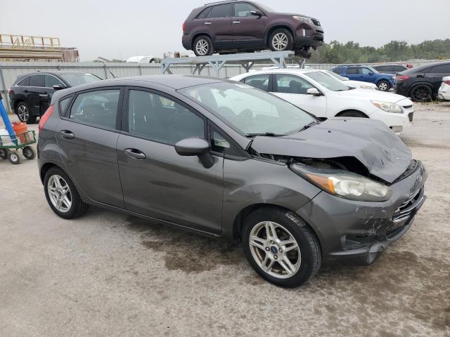 3FADP4EJ2KM102217 - 2019 FORD FIESTA SE 银色 照片 4