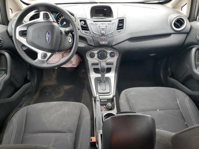 3FADP4EJ2KM102217 - 2019 FORD FIESTA SE 银色 照片 8