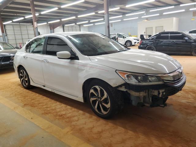 1HGCR2F53HA116429 - 2017 HONDA ACCORD SPORT WHITE photo 4