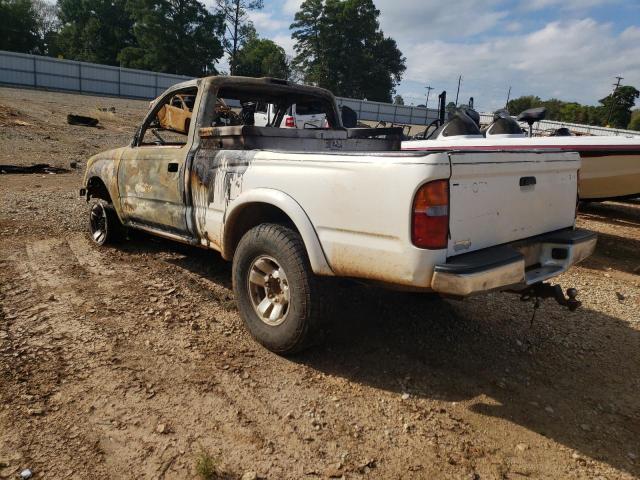 5TEPM62N9YZ703168 - 2000 TOYOTA TACOMA WHITE photo 2