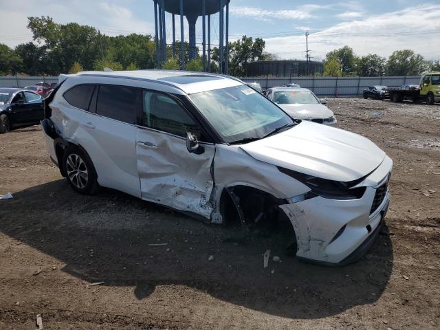 5TDGZRBH7MS525717 - 2021 TOYOTA HIGHLANDER XLE Սպիտակ լուսանկար 4