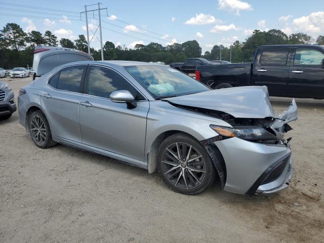 4T1T11AK5RU897835 - 2024 TOYOTA CAMRY SE NIGHT SHADE SILVER photo 4