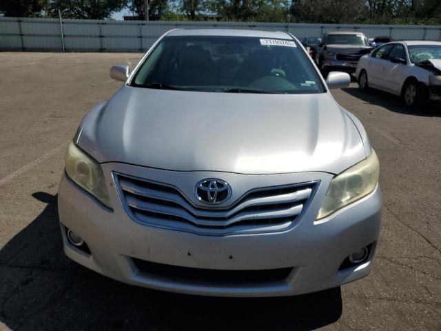 4T1BF3EK0AU098228 - 2010 TOYOTA CAMRY BASE 银色 照片 5
