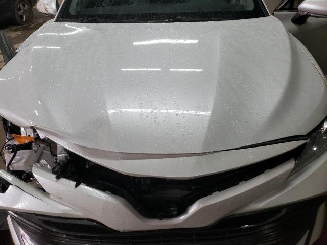 4T1F11BK3LU002622 - 2020 TOYOTA CAMRY XLE WHITE photo 11