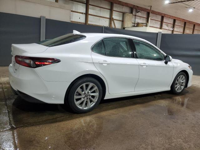 4T1C11AK1PU784302 - 2023 TOYOTA CAMRY LE WHITE photo 3