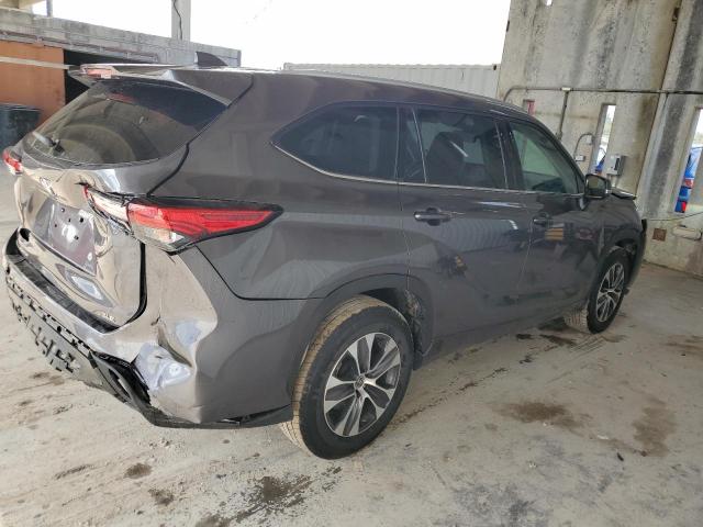 5TDGZRAH1NS543777 - 2022 TOYOTA HIGHLANDER XLE CHARCOAL photo 3
