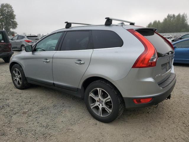 YV4902DZ4D2413882 - 2013 VOLVO XC60 T6 SILVER photo 2
