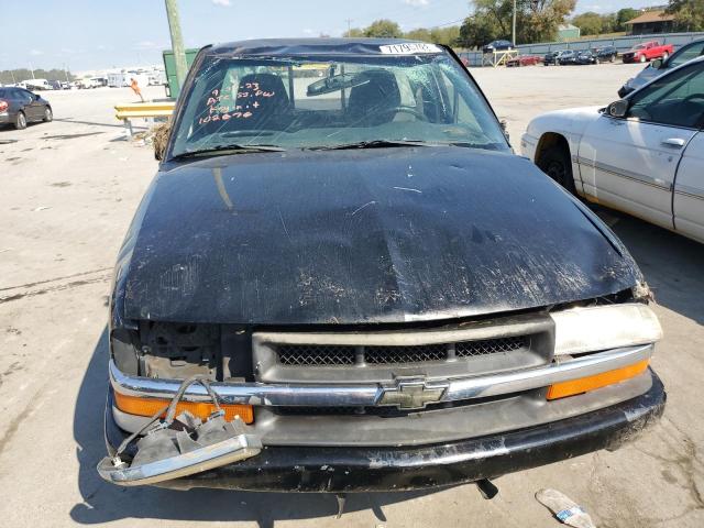 1GCCS1447Y8102676 - 2000 CHEVROLET S TRUCK S10 BLACK photo 5