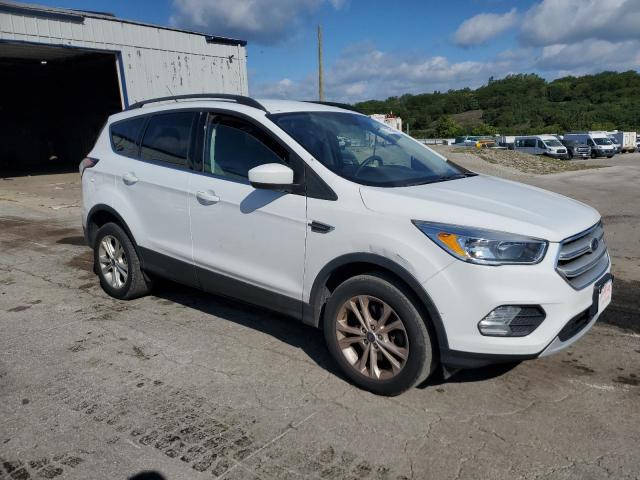 1FMCU9GD6JUC29058 - 2018 FORD ESCAPE SE أبيض صورة 4