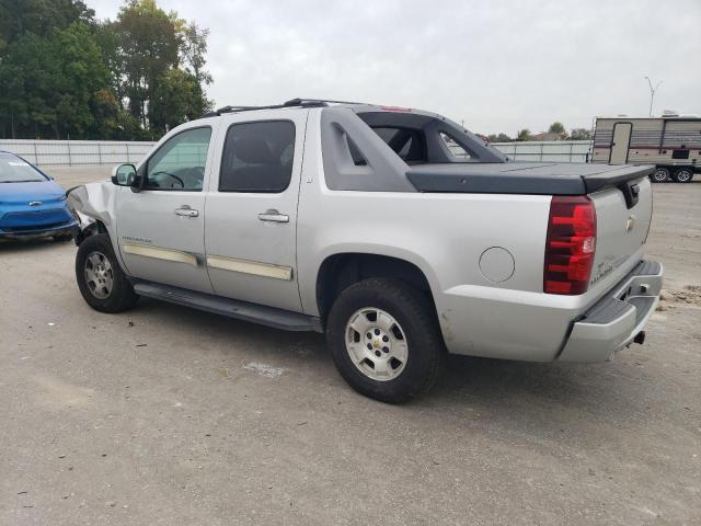 3GNNCFE05AG131888 - 2010 CHEVROLET AVALANCHE LT SILVER photo 2