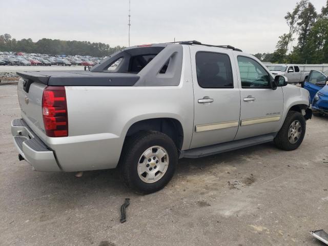 3GNNCFE05AG131888 - 2010 CHEVROLET AVALANCHE LT SILVER photo 3