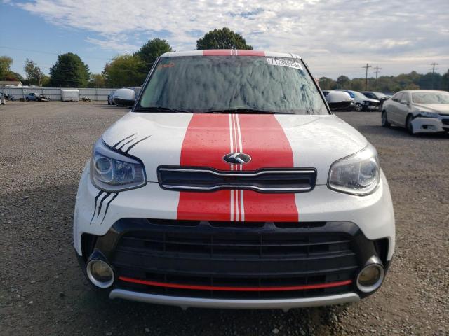 KNDJX3AA8J7522473 - 2018 KIA SOUL ! WHITE photo 5