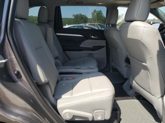 5TDKZRFH0KS555367 - 2019 TOYOTA HIGHLANDER SE 灰色 照片 11