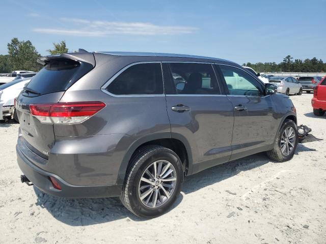 5TDKZRFH0KS555367 - 2019 TOYOTA HIGHLANDER SE 灰色 照片 3