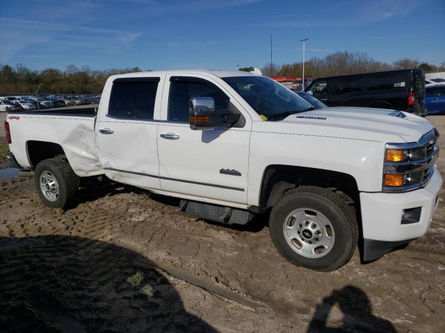 1GC1KXEY7JF221373 - 2018 CHEVROLET SILVERADO K2500 HIGH COUNTRY WHITE photo 4