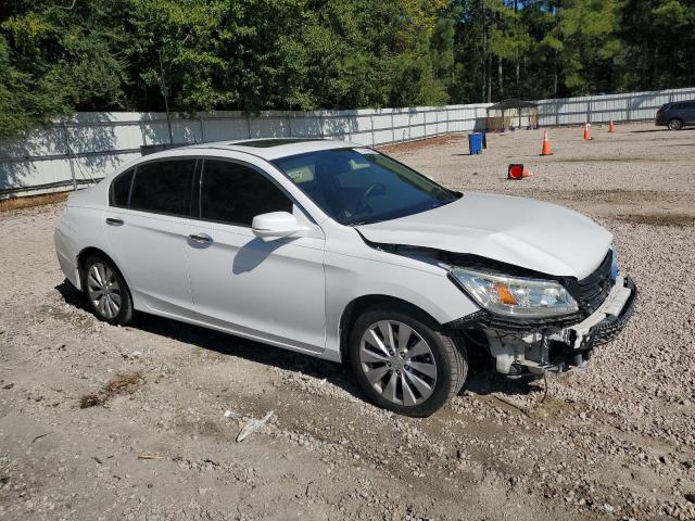 1HGCR3F84FA024663 - 2015 HONDA ACCORD EXL WHITE photo 4