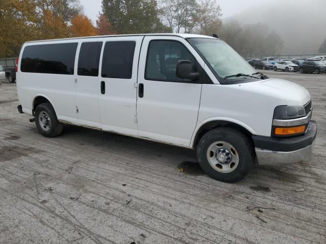 1GAZGPFG5G1299174 - 2016 CHEVROLET EXPRESS G3 LT WHITE photo 4