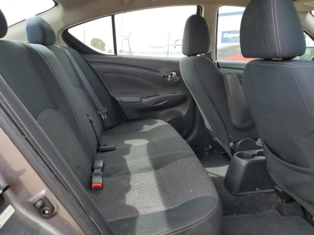 3N1CN7AP3KL841094 - 2019 NISSAN VERSA S 灰色 照片 10