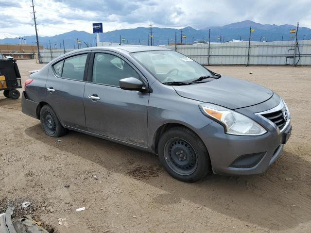 3N1CN7AP3KL841094 - 2019 NISSAN VERSA S 灰色 照片 4