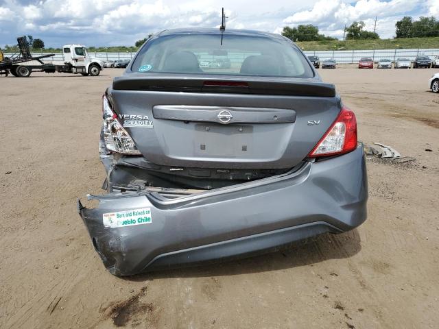 3N1CN7AP3KL841094 - 2019 NISSAN VERSA S 灰色 照片 6