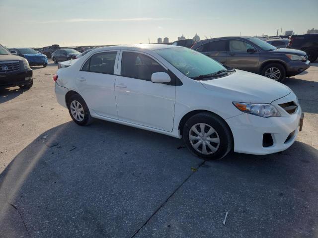5YFBU4EE7DP206792 - 2013 TOYOTA COROLLA BASE Beyaz fotoğraf 4