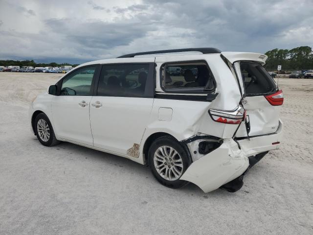 5TDYK3DC8GS720138 - 2016 TOYOTA SIENNA XLE WHITE photo 2