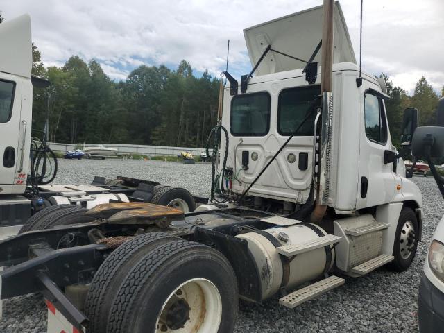 1FUBGDDV1HLJC5332 - 2017 FREIGHTLINER CASCADIA 1 Weiß Foto 4