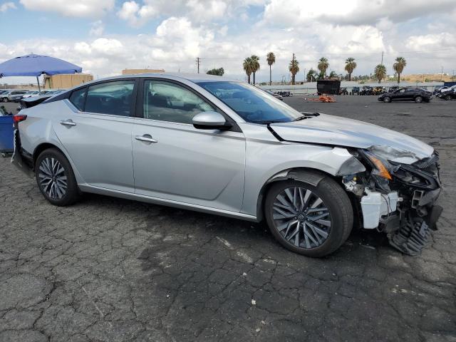 1N4BL4DV5PN373325 - 2023 NISSAN ALTIMA SV SILVER photo 4