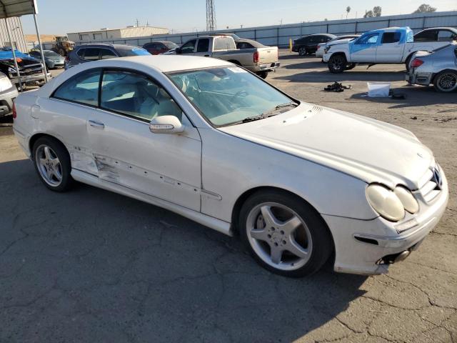 WDBTJ75J74F075669 - 2004 MERCEDES-BENZ CLK 500 WHITE photo 4