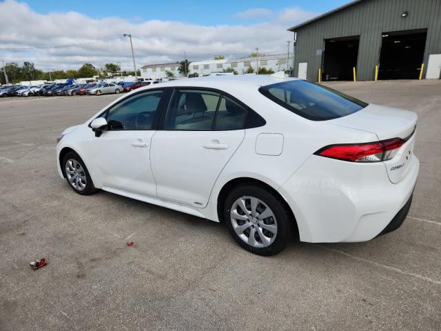 JTDBDMHE6S3019738 - 2025 TOYOTA COROLLA LE WHITE photo 2