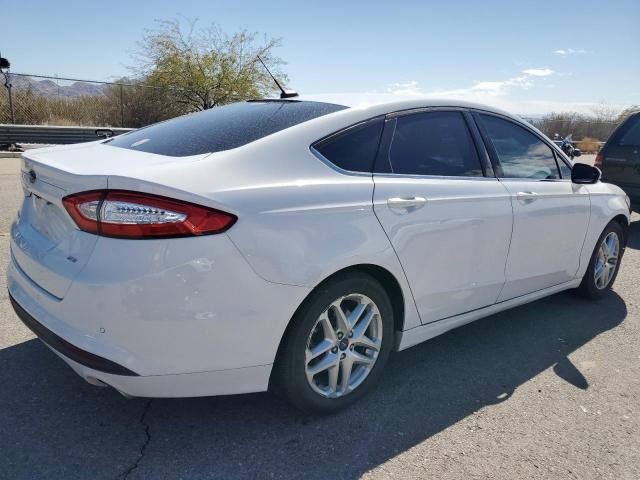 3FA6P0H71GR291177 - 2016 FORD FUSION SE WHITE photo 3