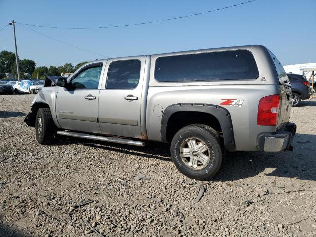 2GCEK13M671514437 - 2007 CHEVROLET SILVERADO K1500 CREW CAB SILVER photo 2