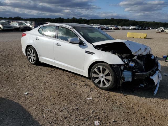 5XXGR4A66DG243833 - 2013 KIA OPTIMA SX WHITE photo 4