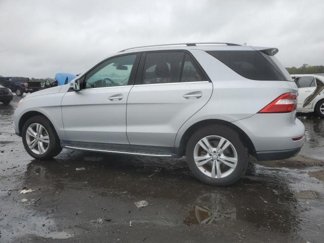 4JGDA5HB0FA569348 - 2015 MERCEDES-BENZ ML 350 4MATIC SILVER photo 2