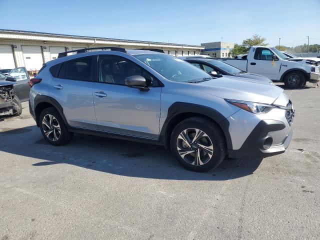JF2GUADC8R8249806 - 2024 SUBARU CROSSTREK PREMIUM 银色 照片 4