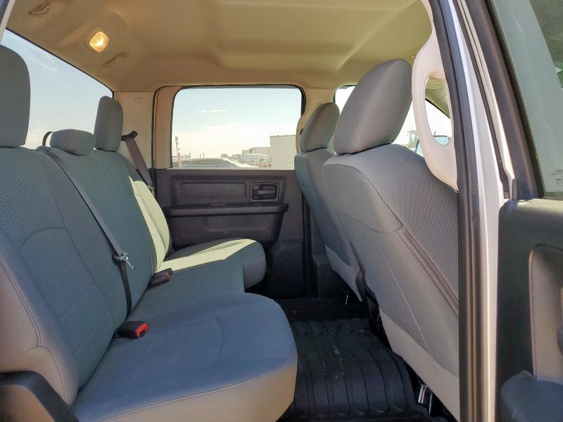 3C6UR5CJ7JG326066 - 2018 RAM 2500 ST Weiß Foto 10