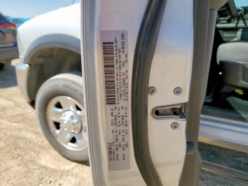 3C6UR5CJ7JG326066 - 2018 RAM 2500 ST Weiß Foto 12